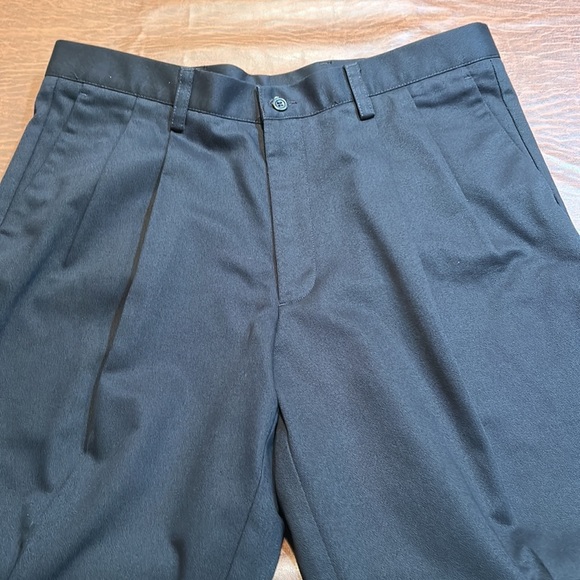 DOCKERS Men’s Black “Pleated Classic Fit” Pants Size 36X32 - Picture 4 of 8